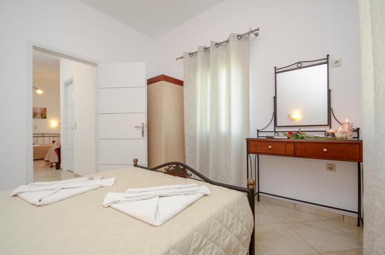 ميكري فيغلا Gaitani Apartments Plaka Naxos المظهر الخارجي الصورة